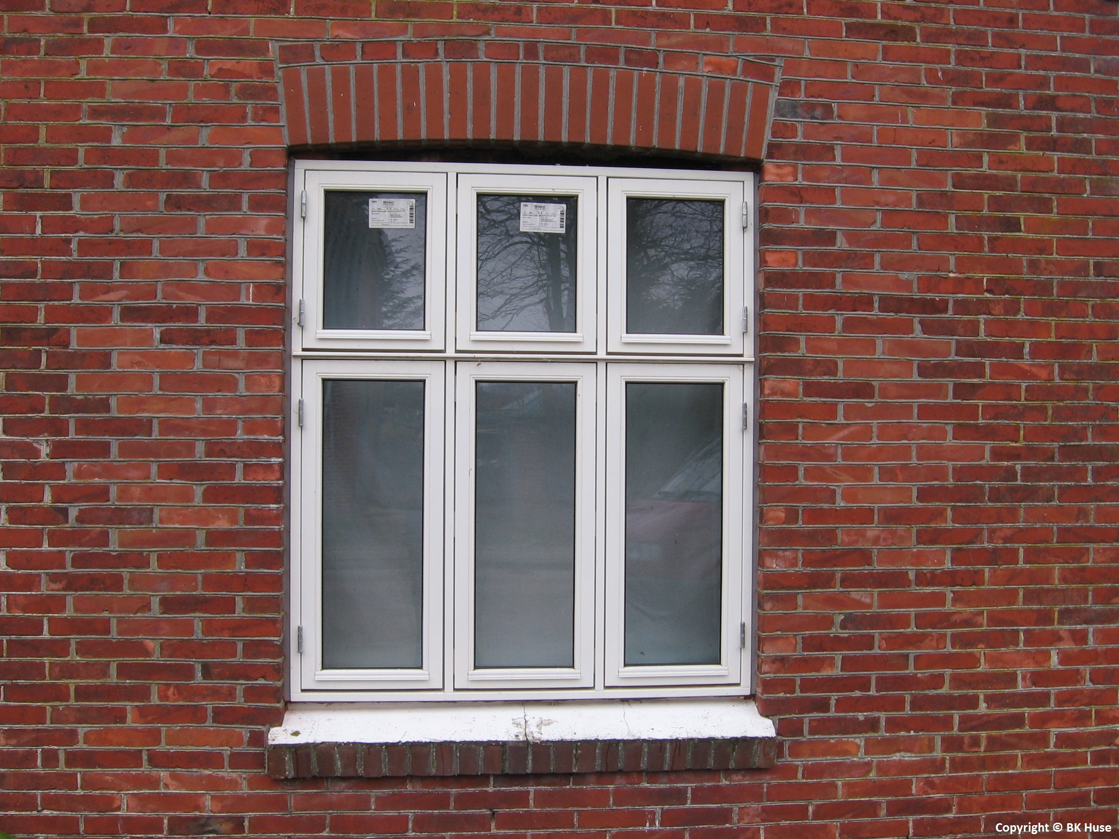 Udskiftning af vinduer i hus. Færdig i marts 2009.